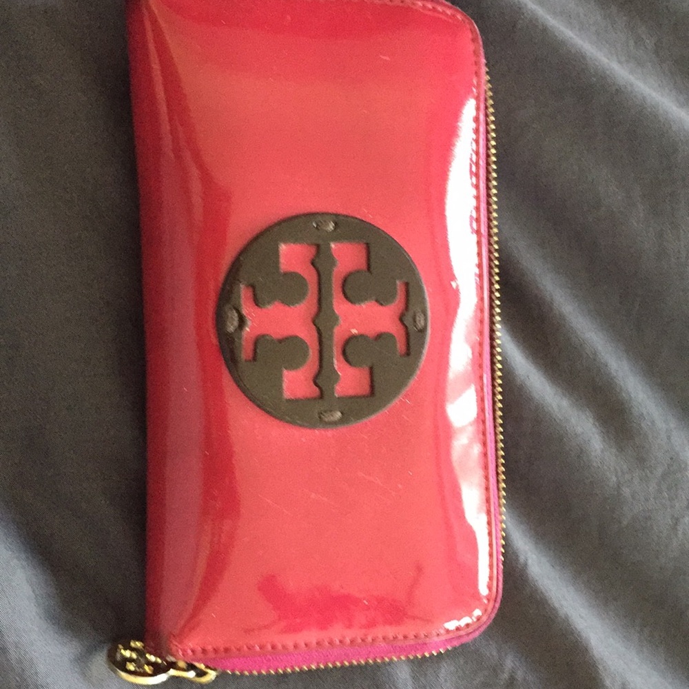 Tory Burch fuschia wallet